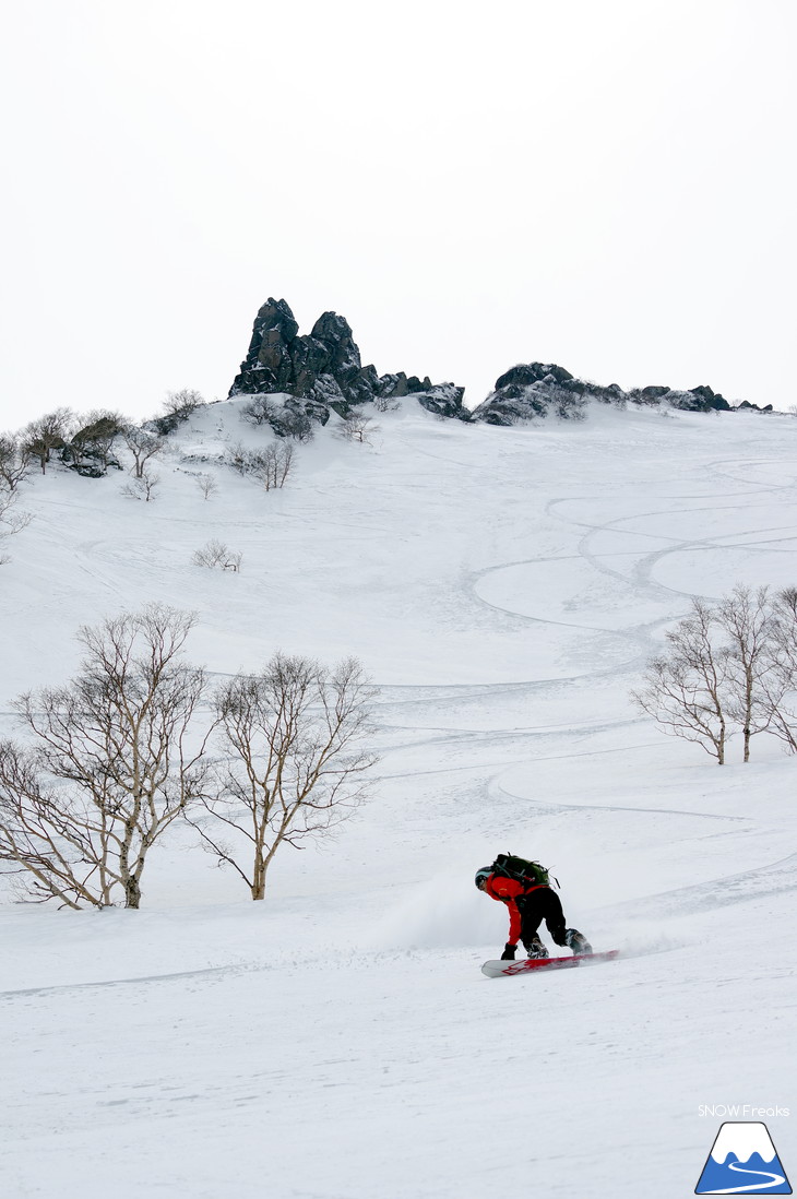 浅川誠 『春キャンプ』 奇跡のパウダースノーと出会う!! in 層雲峡黒岳ロープウェイスキー場